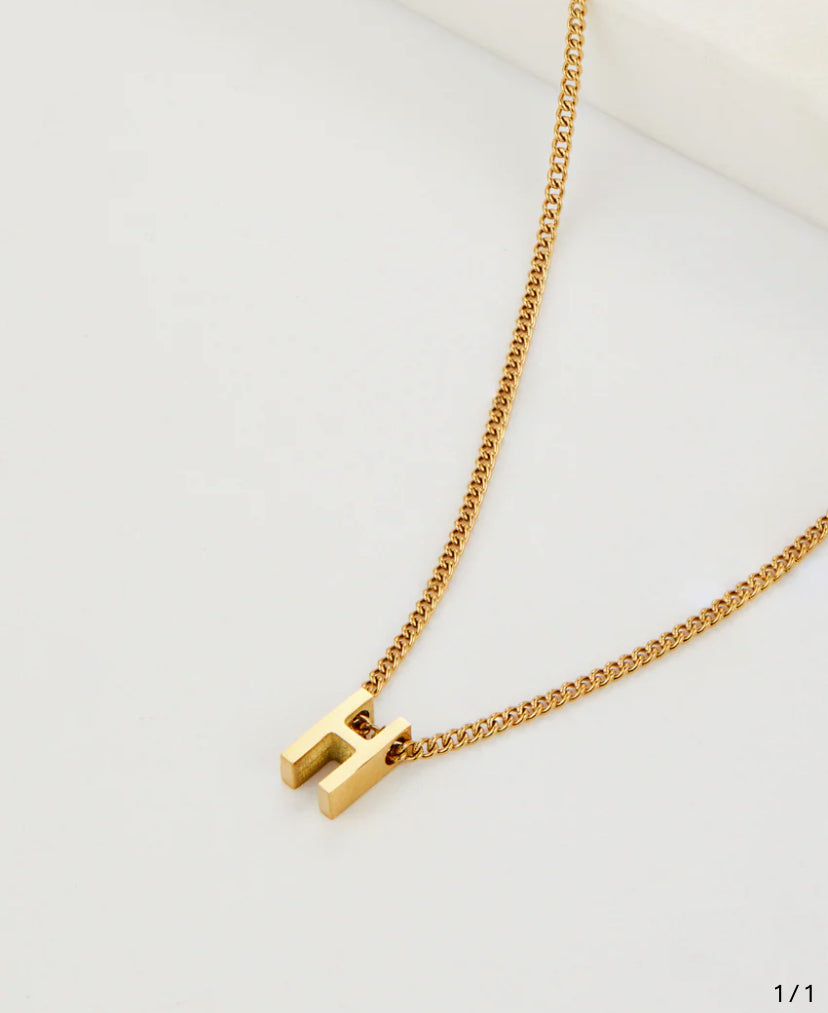 Zafino Letter Necklace letter H