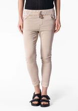 Load image into Gallery viewer, Bianco Jeans - Ruby, Powder