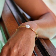 Load image into Gallery viewer, Love Lunamei Perle Cuff Gold