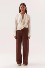 Load image into Gallery viewer, Selen Shirt Chalk - Sovere