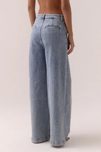 Load image into Gallery viewer, Etch Denim Jean- Heritage Blue Sovere Studio