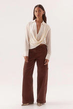 Load image into Gallery viewer, Selen Shirt Chalk - Sovere
