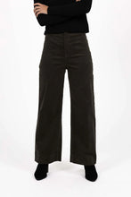 Load image into Gallery viewer, Fleetwood Cord jeans Khaki - Humidity