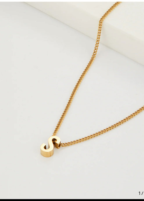 Zafino Letter Necklace letter S