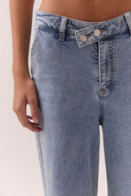 Load image into Gallery viewer, Etch Denim Jean- Heritage Blue Sovere Studio