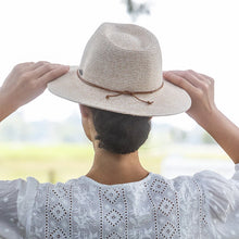 Load image into Gallery viewer, Avoca Flexibraid Fedora Oatmeal BD435