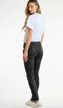 Load image into Gallery viewer, Bianco Jeans - Active Pant, Black
