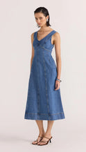 Load image into Gallery viewer, Alden denim midi dress - Staple the label