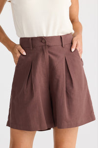 Eden Short, Chocolate