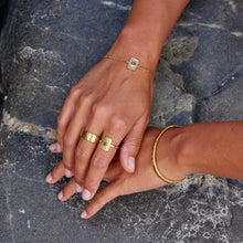 Load image into Gallery viewer, Love Lunamei Clarity Ring Gold