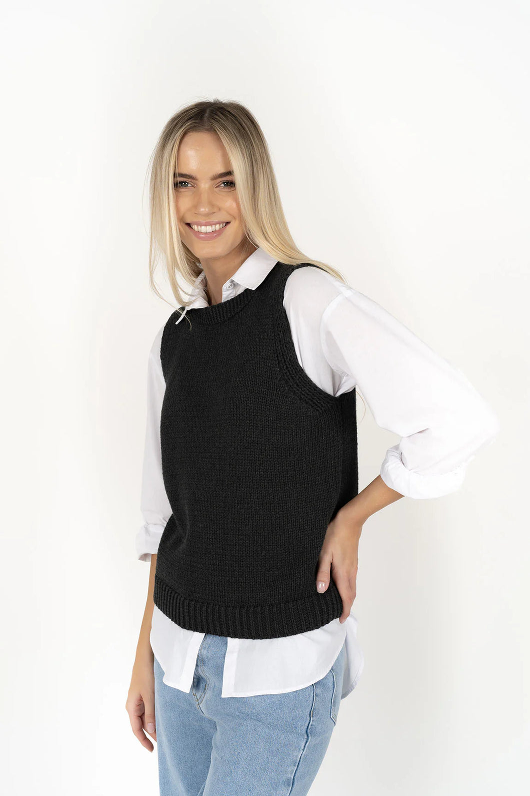 Gale Vest Charcoal- Humidity