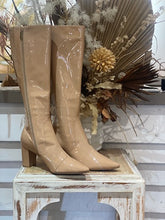 Load image into Gallery viewer, Django &amp; Juliette - Niam Boots, Camel Patent Leather