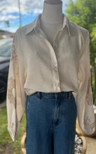 Load image into Gallery viewer, La Calet Blouse, Cream