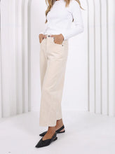 Load image into Gallery viewer, Toni Barrel Jean Pearl Corduroy