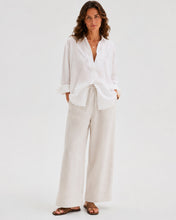 Load image into Gallery viewer, Boyfreind white linen blouse