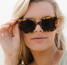 Load image into Gallery viewer, Soluna Mocha Tort  Soek Sunglasses