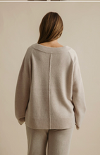 Load image into Gallery viewer, Haven Merino v Pullover Wheat Talamaya