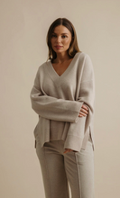 Load image into Gallery viewer, Haven Merino v Pullover Wheat Talamaya