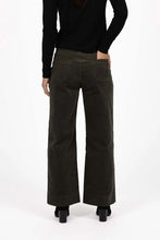 Load image into Gallery viewer, Fleetwood Cord jeans Khaki - Humidity