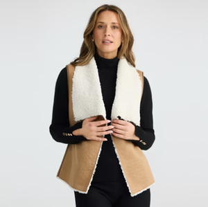 Dylan Vest, Tan