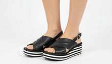Load image into Gallery viewer, Farise Wedge, Black