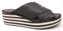 Load image into Gallery viewer, Fellah Wedge, Chocolate