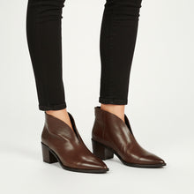 Load image into Gallery viewer, Fernada, Choc Polish