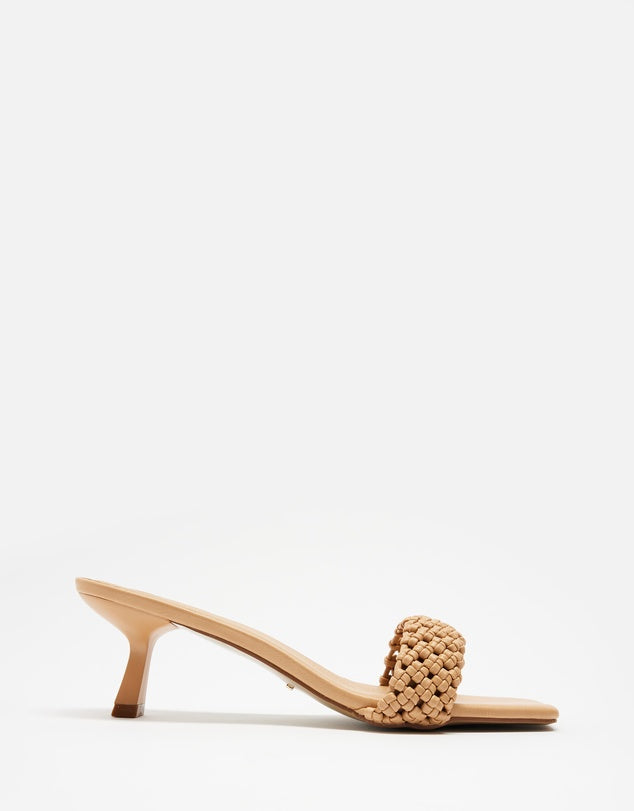 Michelle Billini heels