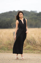 Load image into Gallery viewer, Lilly Pilly Collection, Ruby Linen Dress, Black