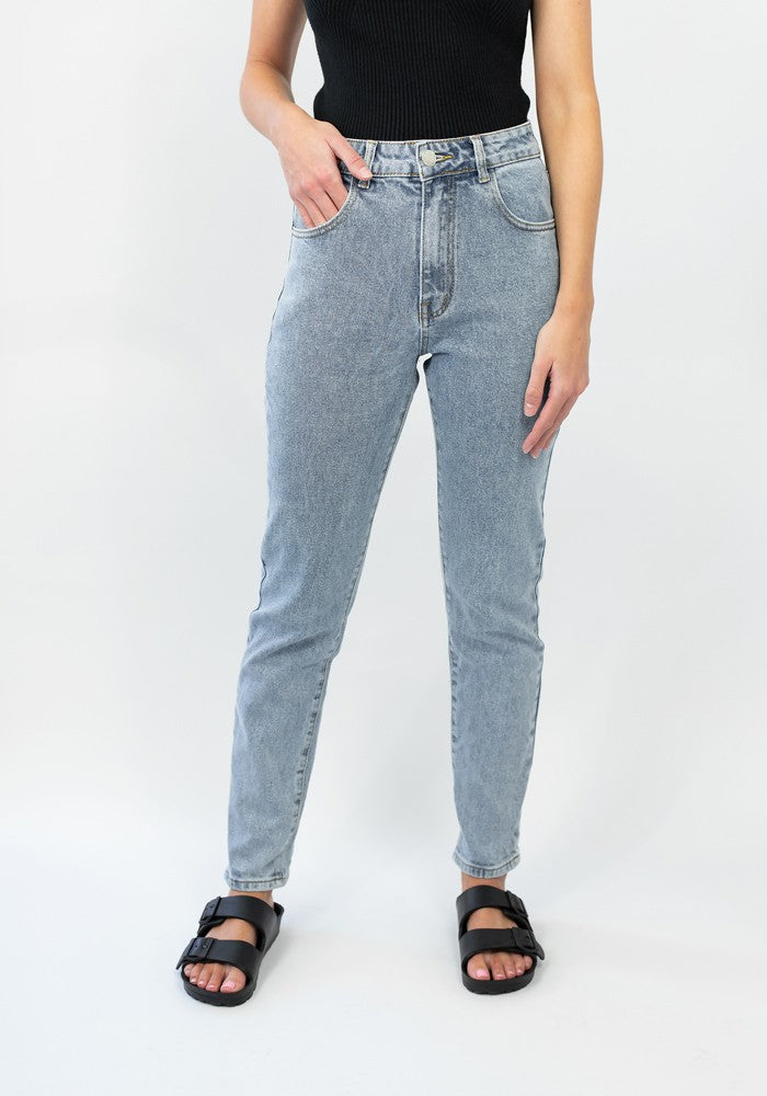 Mom Jeans, Light Denim Wash