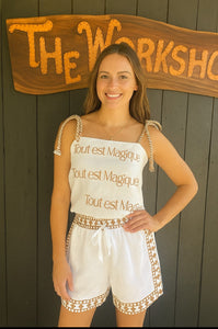 Elke Shorts, White/Pecan Brown