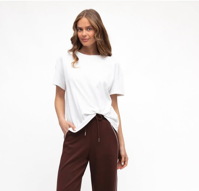 easy Tuck t-shirt label