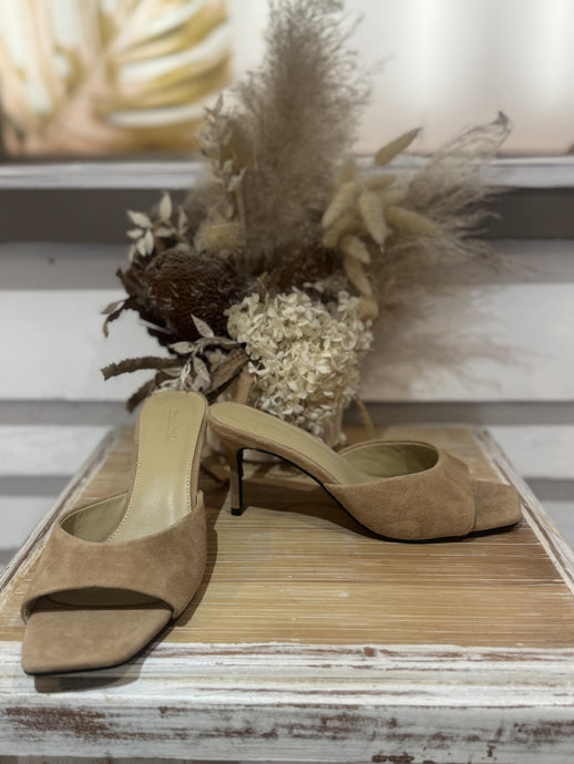 Preetence Tan Suede  Heel Leather Mollini