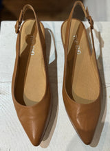 Load image into Gallery viewer, Yillie, dark tan - Top End